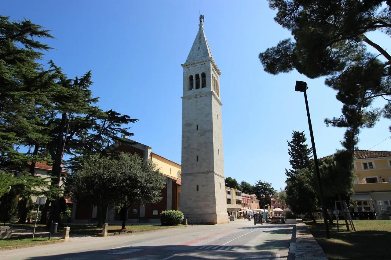 ゲストハウス Tamara, Little Room With Bed, Bathroom, Air Conditiong, Wifi, Parking Novigrad Istria